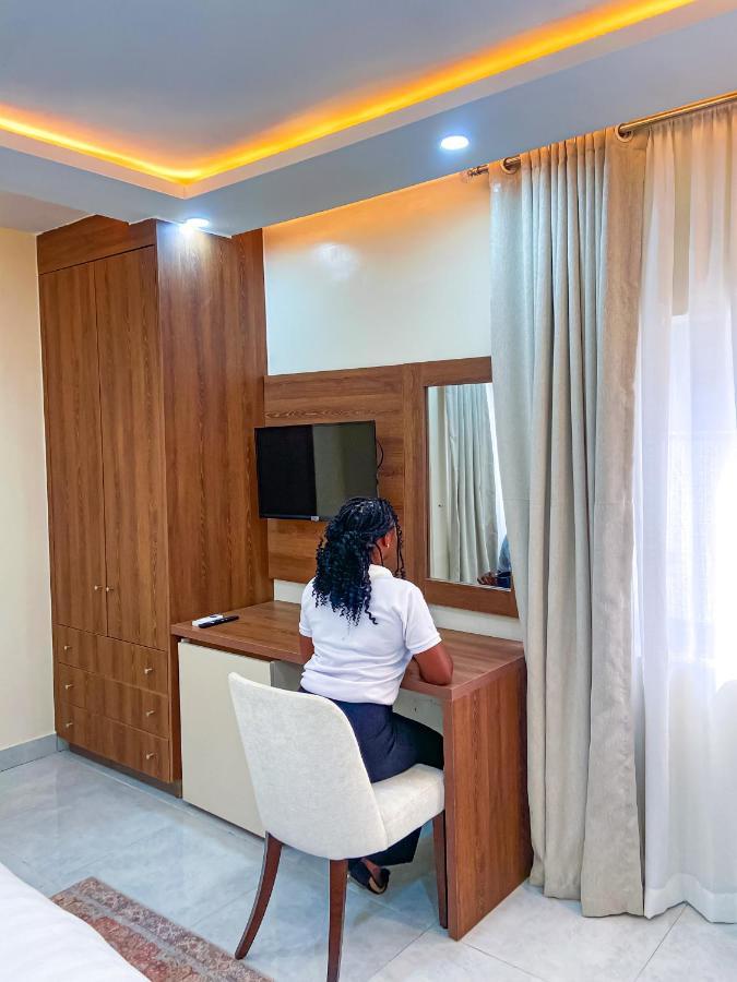 Plush Hotel,아부자 외부 사진