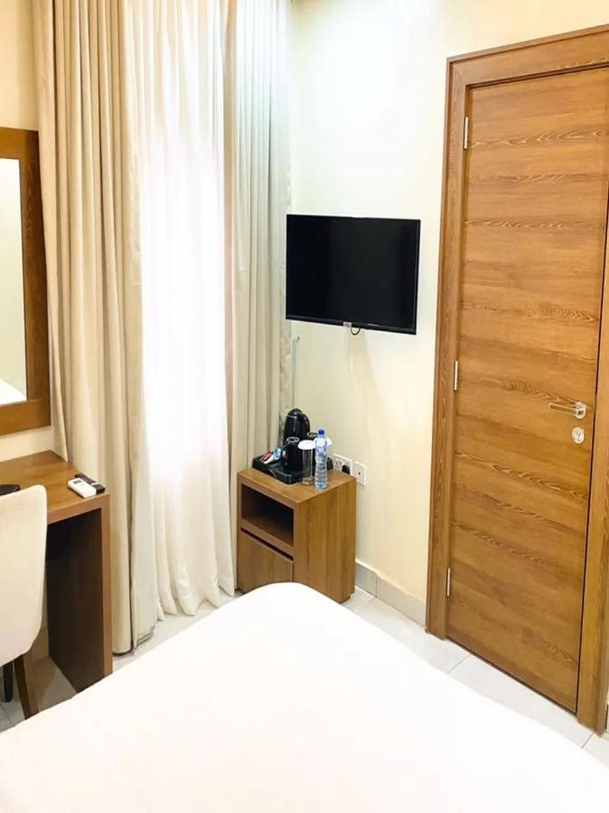Plush Hotel,아부자 외부 사진