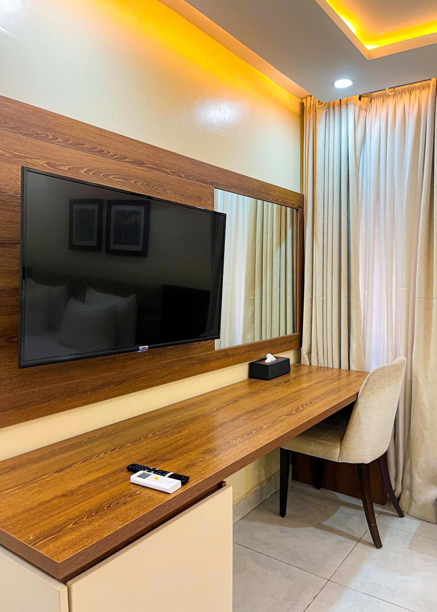 Plush Hotel,아부자 외부 사진