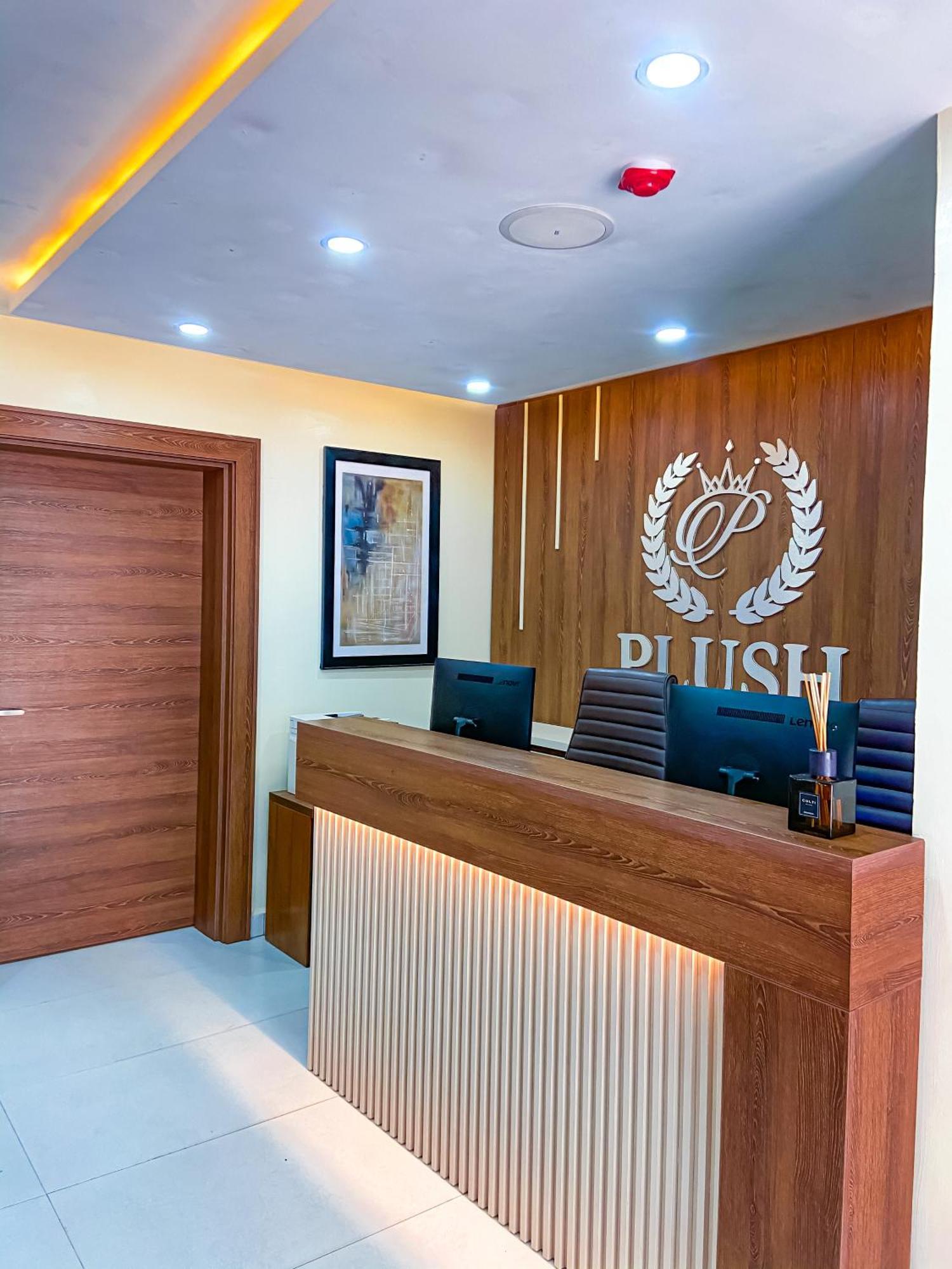 Plush Hotel,아부자 외부 사진